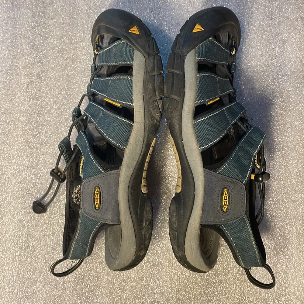 Men's KEEN Newport H2 Closed Toe Water Sandals Blue 9.5 style 1001938